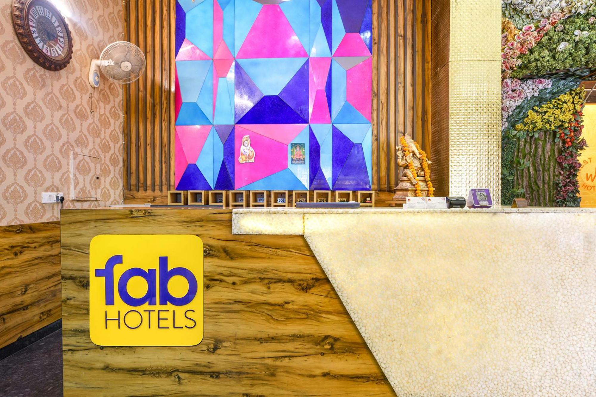 Fabhotel West View Газиабад Экстерьер фото