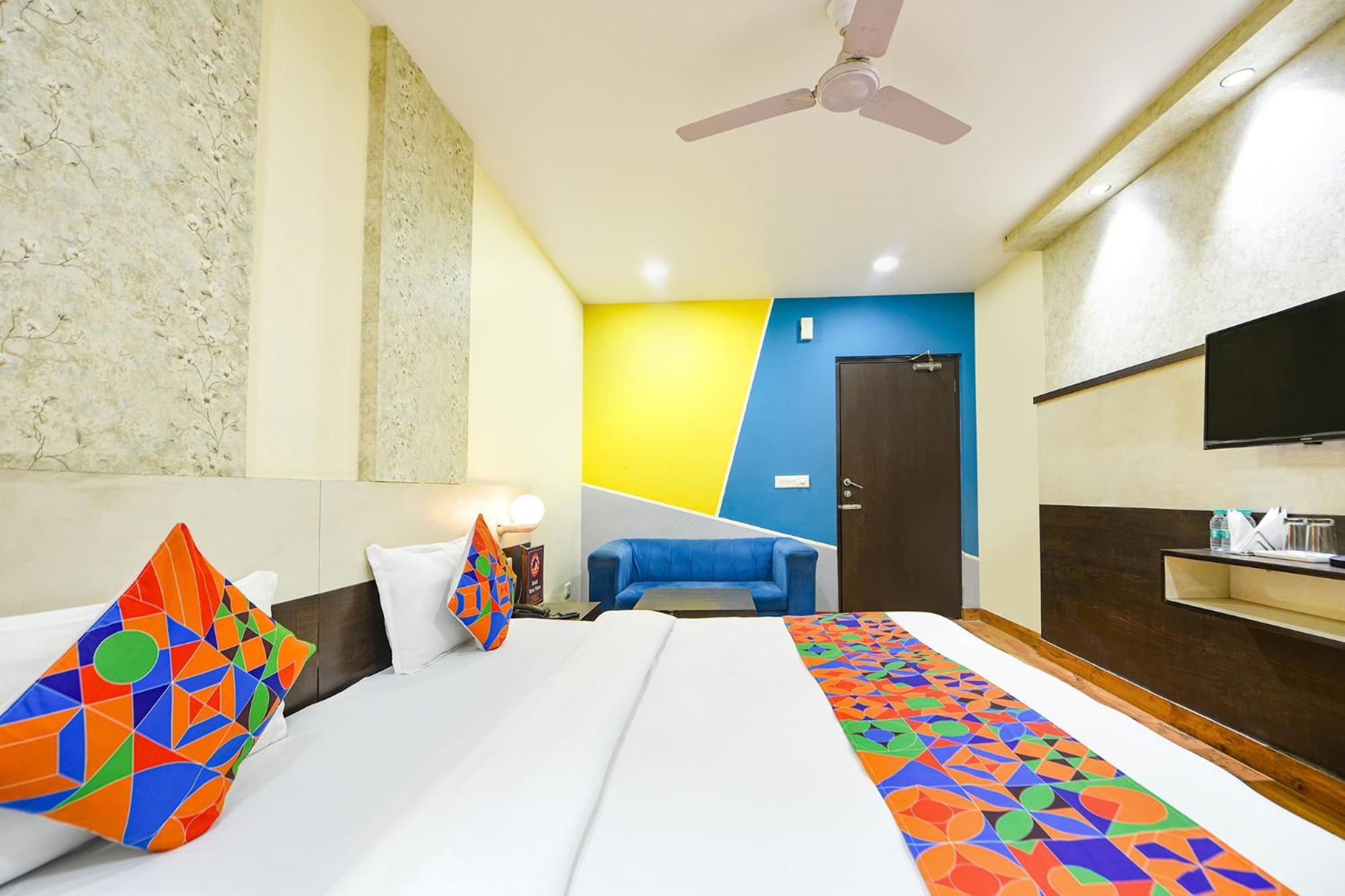 Fabhotel West View Газиабад Экстерьер фото