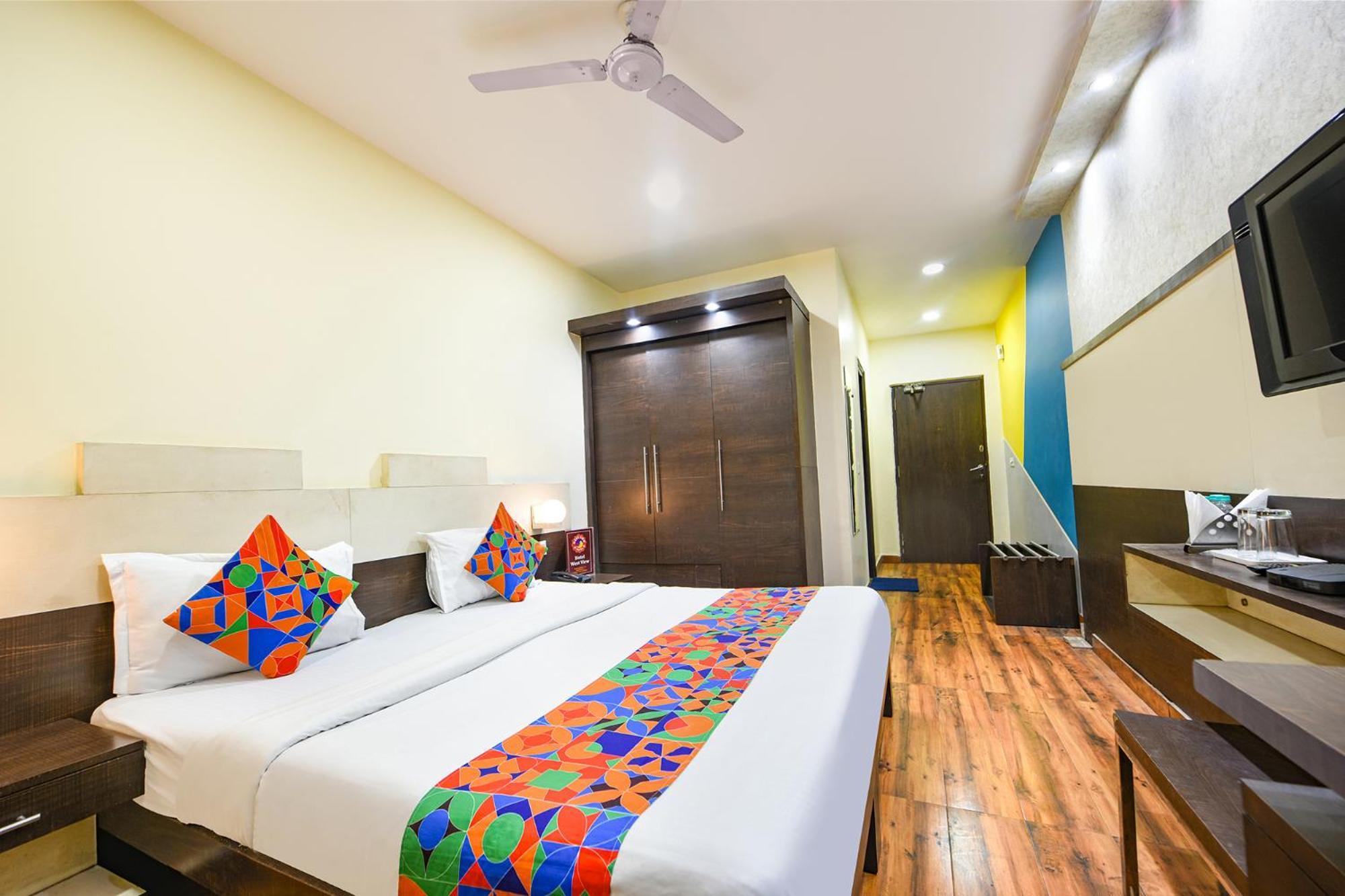 Fabhotel West View Газиабад Экстерьер фото