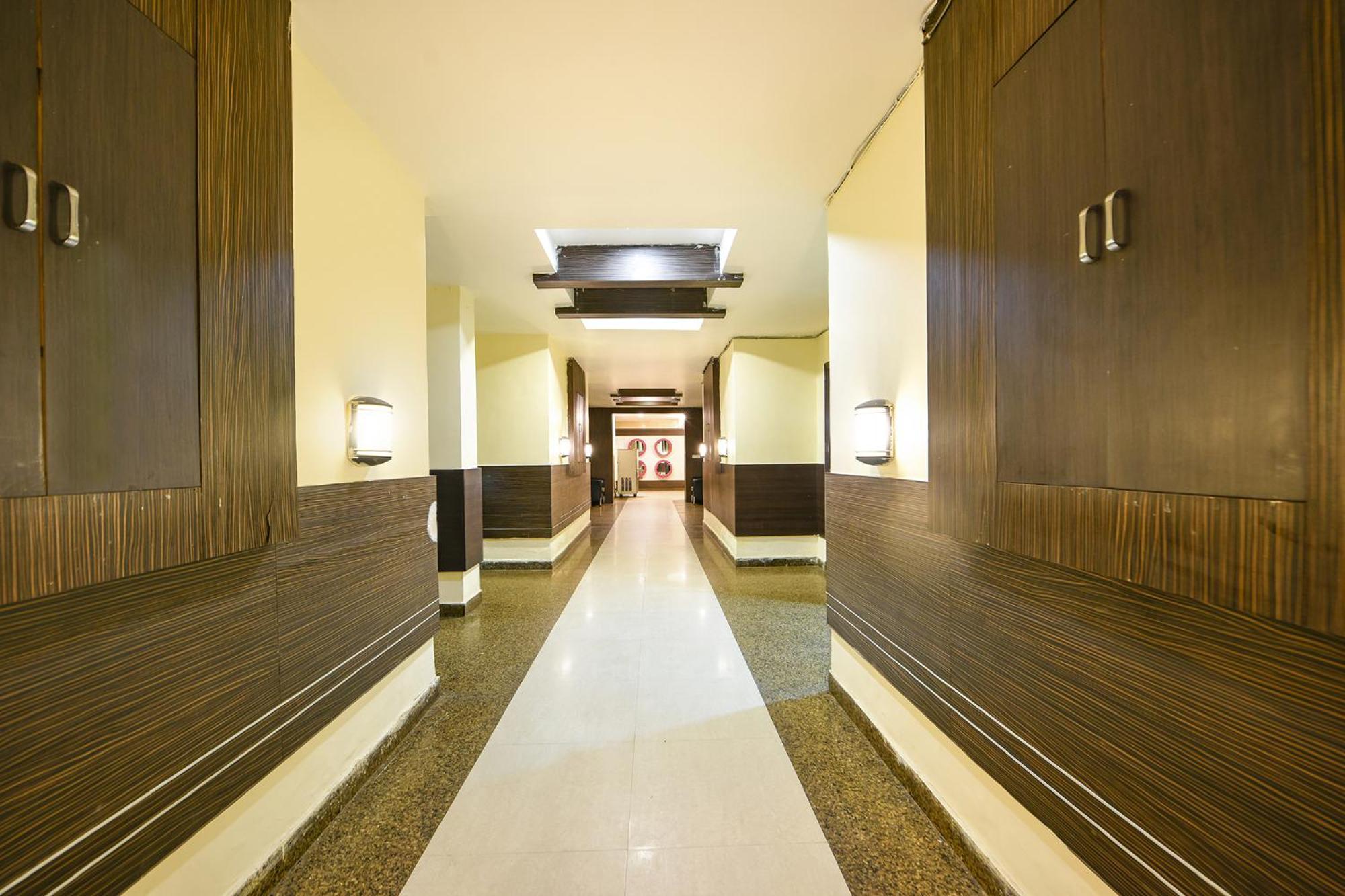Fabhotel West View Газиабад Экстерьер фото